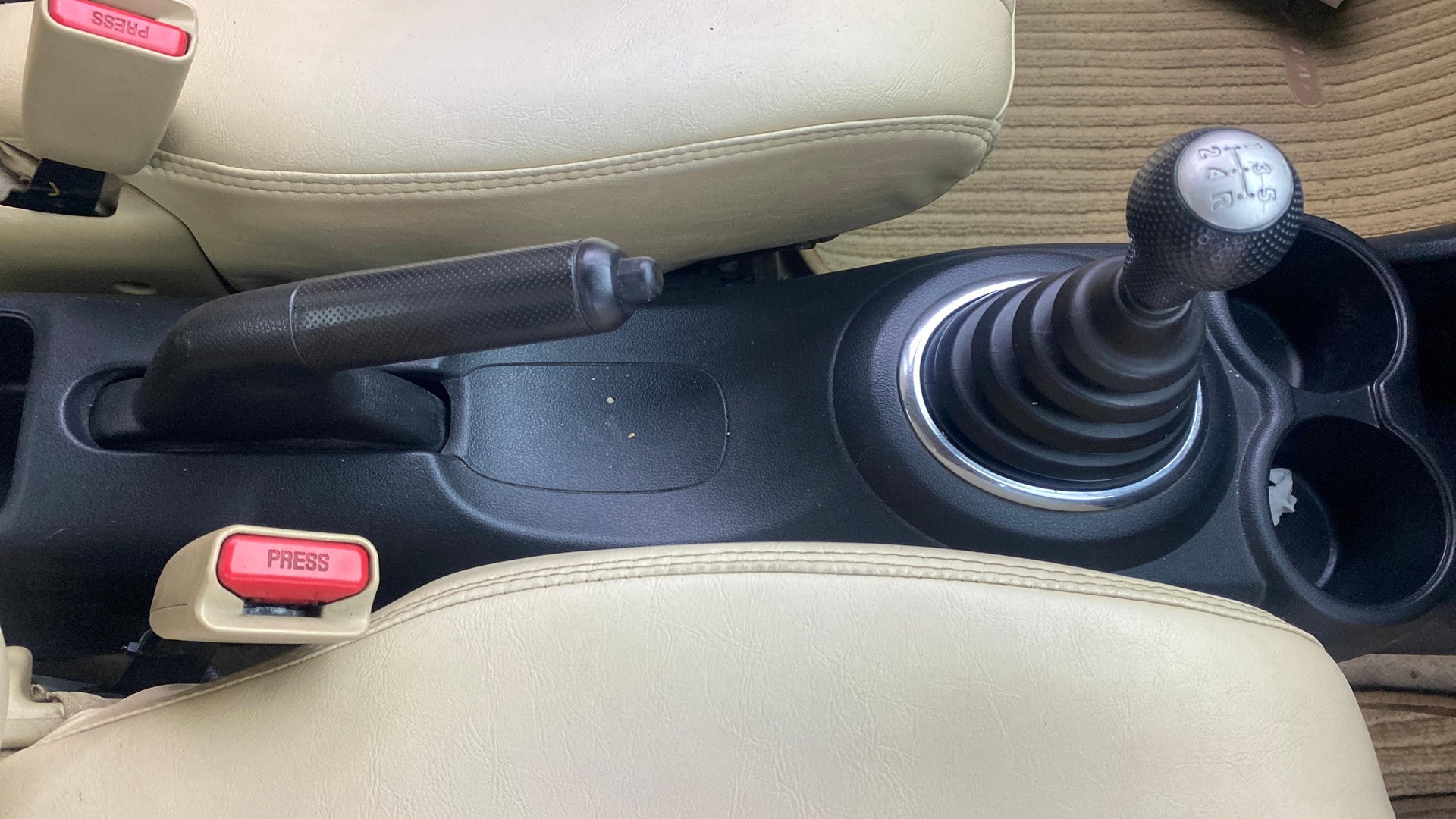 View 2015 Honda Amaze E MT Petrol BS IV Image 37 Used 2015 Honda Amaze E MT Petrol BS IV Image 37