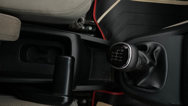 View Mahindra Marazzo Image 38 Used Mahindra Marazzo Image 38