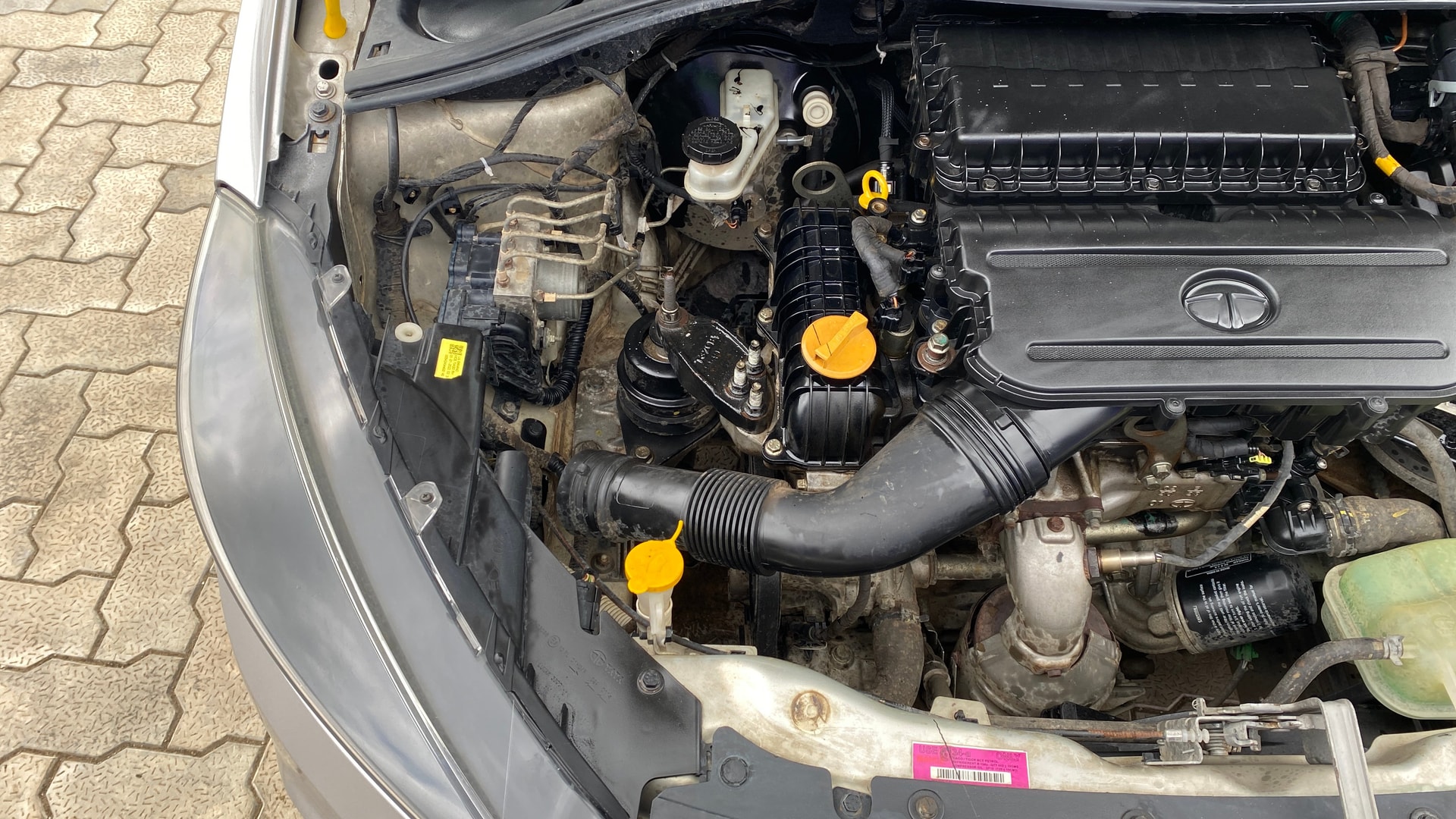 View 2020 Tata Tiago Revotorq XB Image 3 Used 2020 Tata Tiago Revotorq XB Image 3