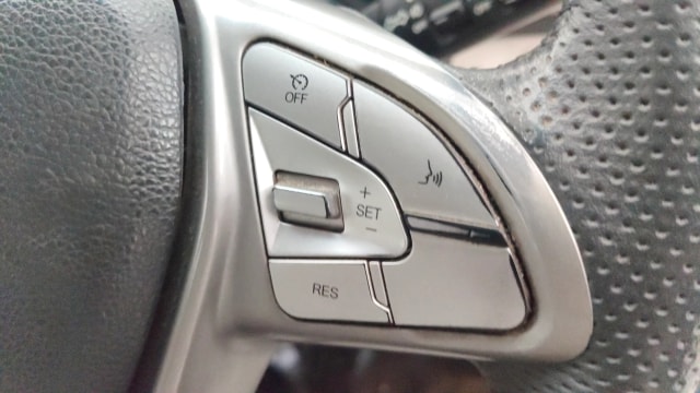 View Mahindra XUV300 Image 3 Used Mahindra XUV300 Image 3