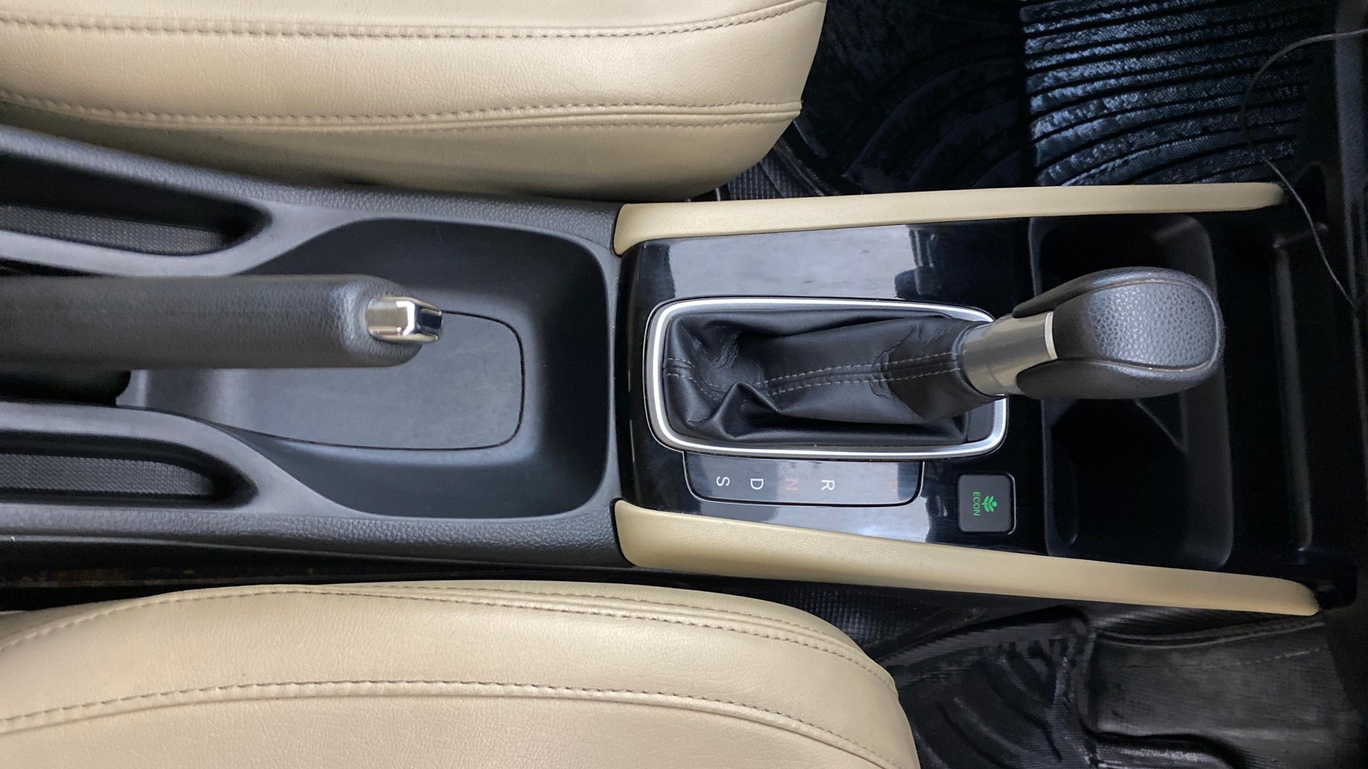 View 2022 Honda City ZX MT Diesel Anniversary Edition Image 40 Used 2022 Honda City ZX MT Diesel Anniversary Edition Image 40