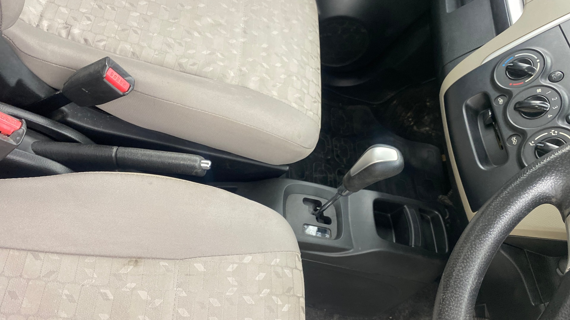 View 2015 Maruti Suzuki 1000 Base Variant Image 37 Used 2015 Maruti Suzuki 1000 Base Variant Image 37