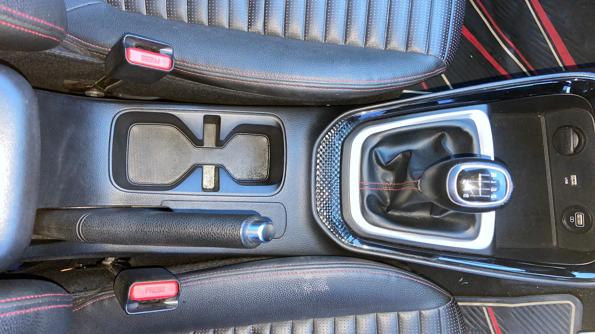 View 2020 Kia Sonet GTX Plus Diesel Image 41 Used 2020 Kia Sonet GTX Plus Diesel Image 41