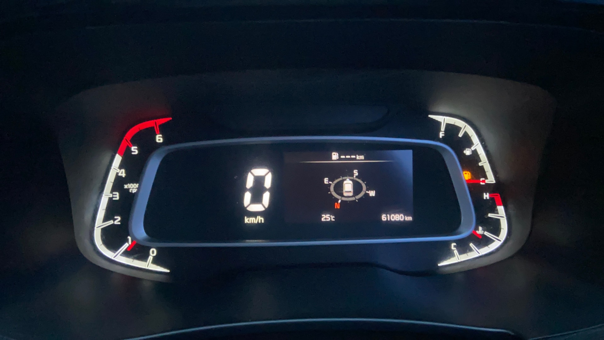 View 2020 Kia Sonet GTX Plus Diesel Image 37 Used 2020 Kia Sonet GTX Plus Diesel Image 37