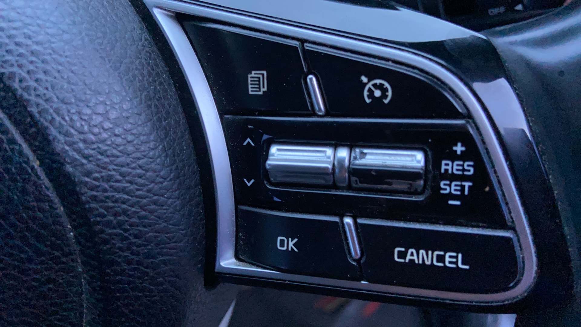 View 2020 Kia Sonet GTX Plus Diesel Image 3 Used 2020 Kia Sonet GTX Plus Diesel Image 3