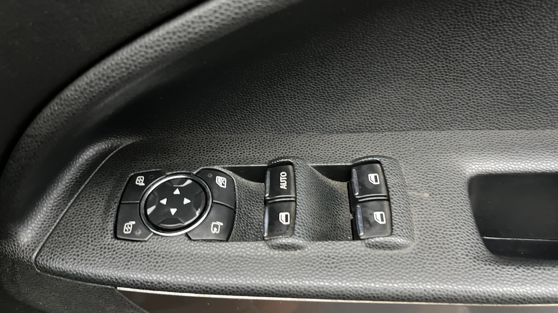 View 2019 Ford EcoSport 1.5 TDCi Diesel Ambiente BS IV Image 33 Used 2019 Ford EcoSport 1.5 TDCi Diesel Ambiente BS IV Image 33