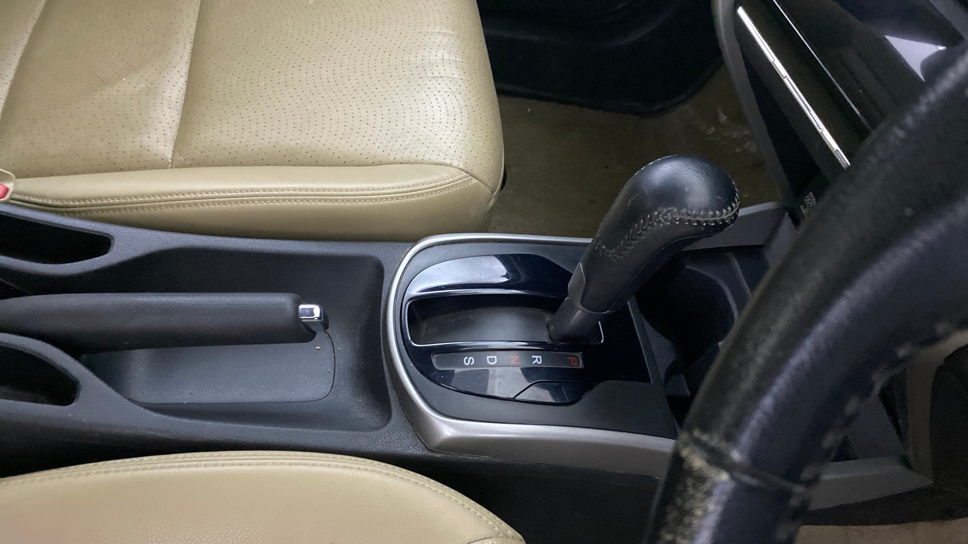View 2016 Honda City ZX MT Diesel Anniversary Edition Image 41 Used 2016 Honda City ZX MT Diesel Anniversary Edition Image 41