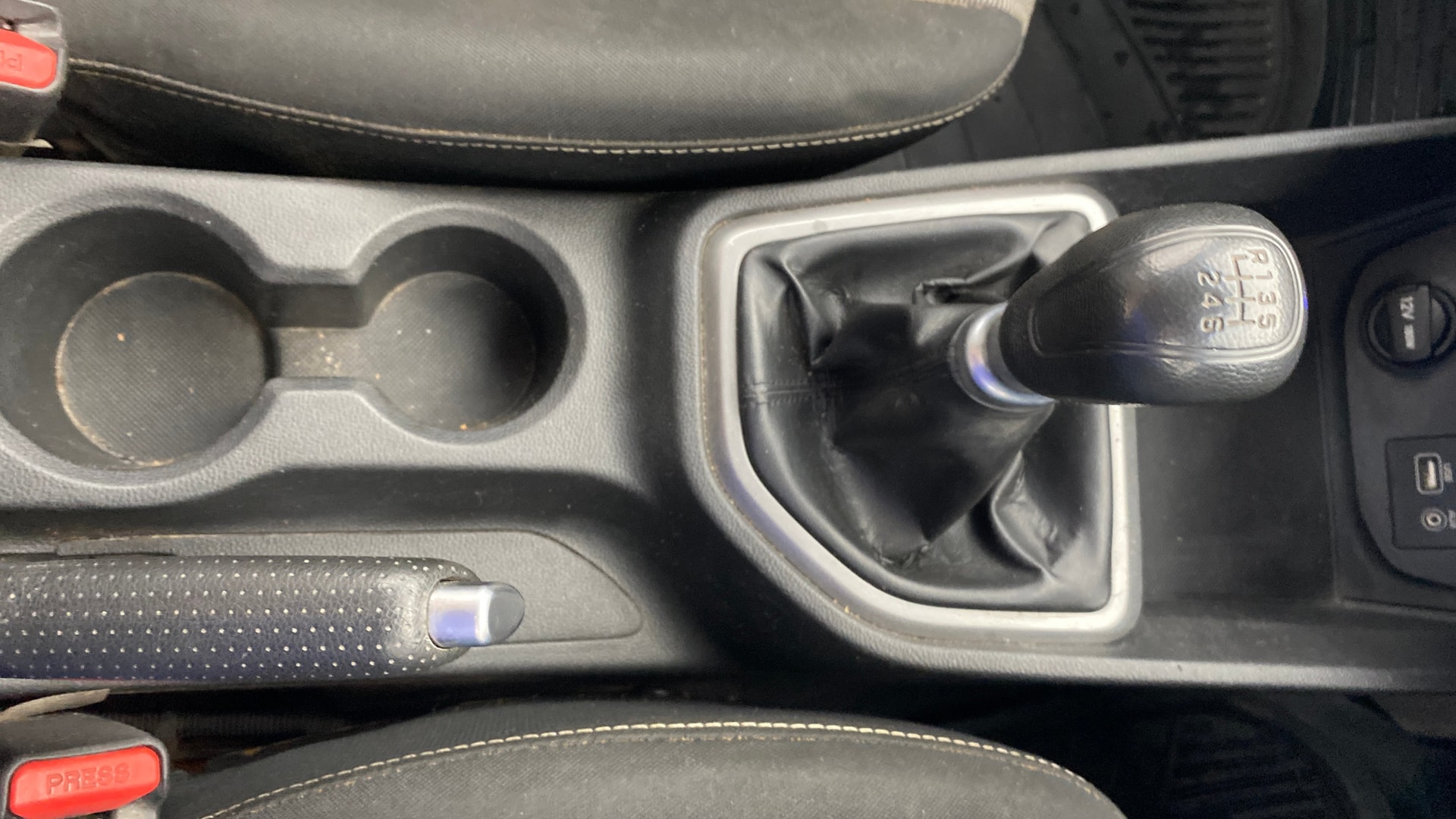 View 2016 Hyundai Creta 1.6 SX Plus Petrol Image 39 Used 2016 Hyundai Creta 1.6 SX Plus Petrol Image 39