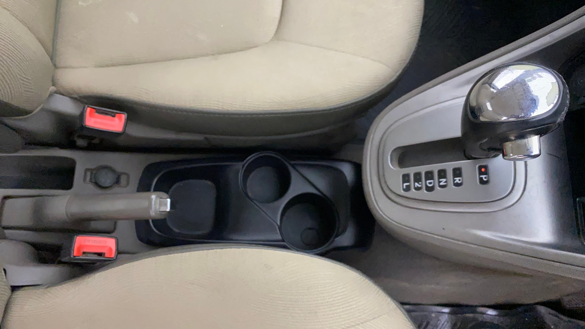 View 2013 Hyundai i10 1.2 Sportz AT Image 39 Used 2013 Hyundai i10 1.2 Sportz AT Image 39