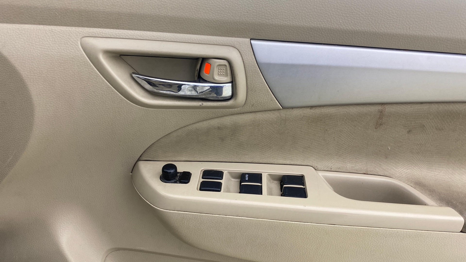 View 2017 Maruti Suzuki 1000 Base Variant Image 39 Used 2017 Maruti Suzuki 1000 Base Variant Image 39