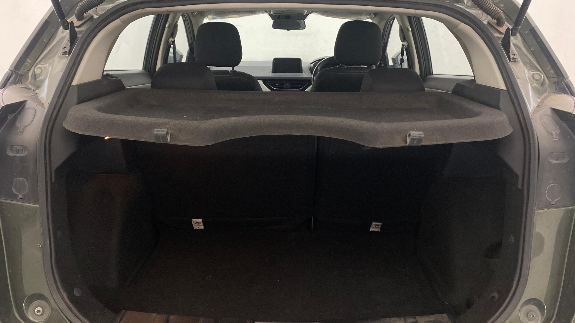 View 2022 Tata Nexon Revotron XE Image 7 Used 2022 Tata Nexon Revotron XE Image 7