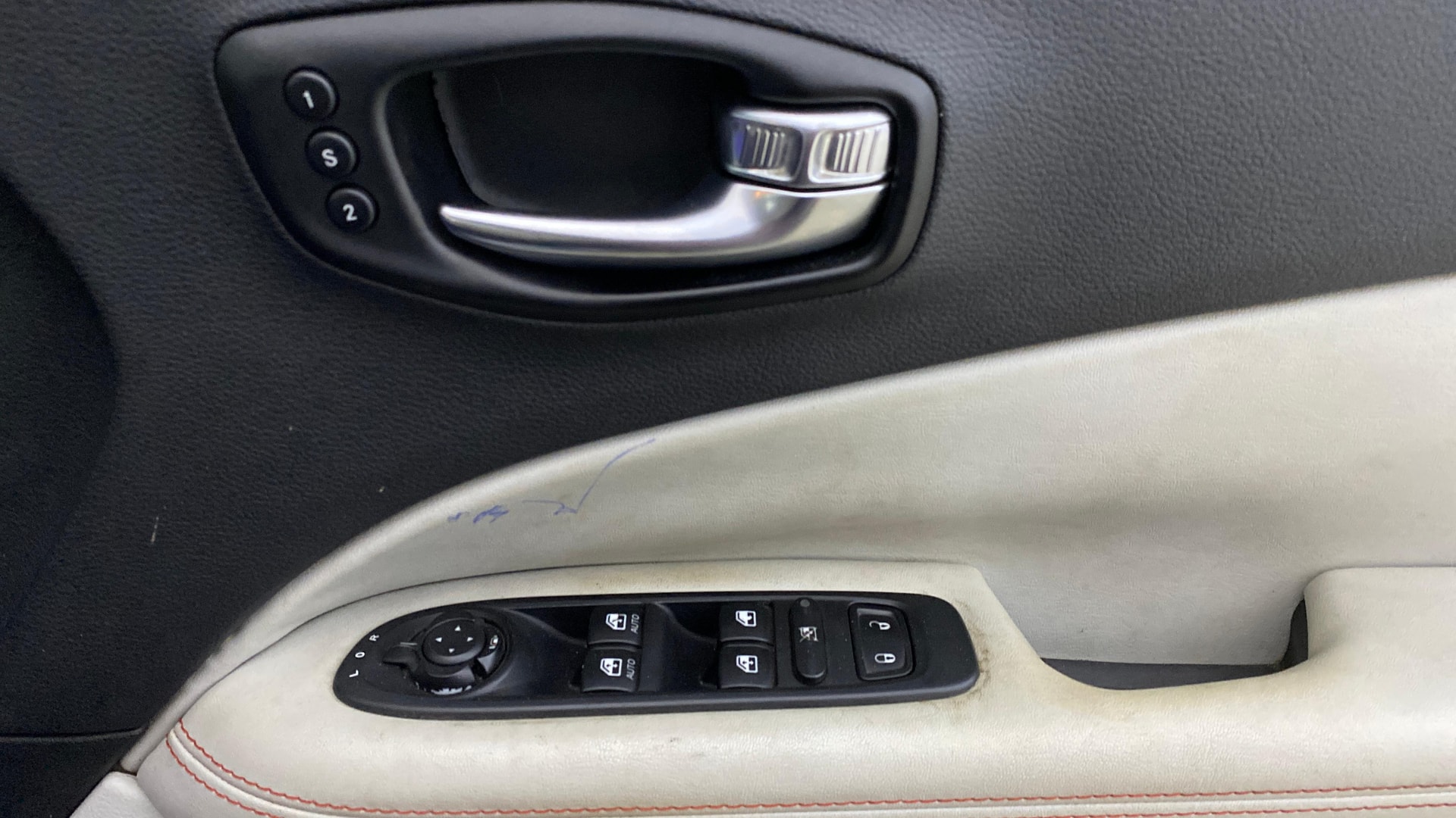 View 2018 Jeep Compass Limited Plus AT Image 34 Used 2018 Jeep Compass Limited Plus AT Image 34