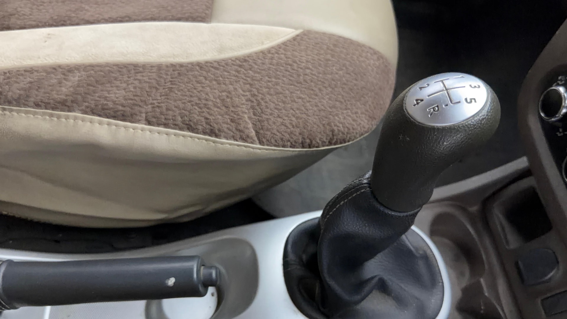 View 2020 Renault Duster Petrol RXS BS IV Image 39 Used 2020 Renault Duster Petrol RXS BS IV Image 39