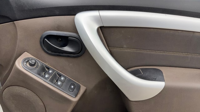 View Renault Duster Image 37 Used Renault Duster Image 37