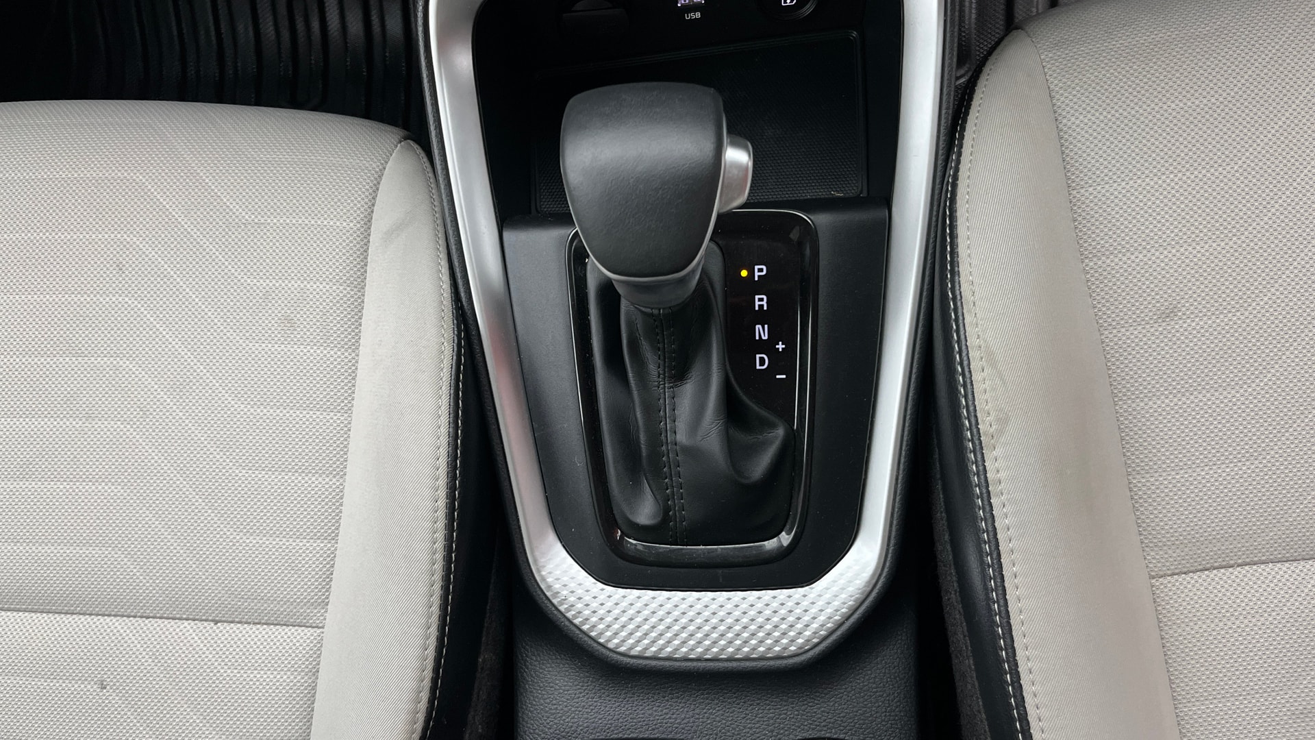 View 2022 Kia Sonet HTE Petrol Image 42 Used 2022 Kia Sonet HTE Petrol Image 42