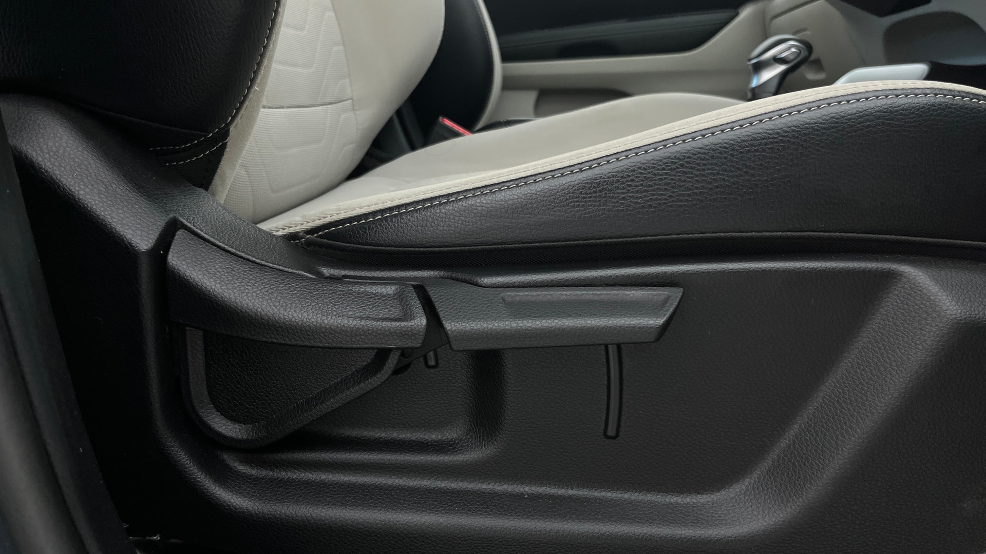 View 2022 Kia Sonet HTE Petrol Image 11 Used 2022 Kia Sonet HTE Petrol Image 11
