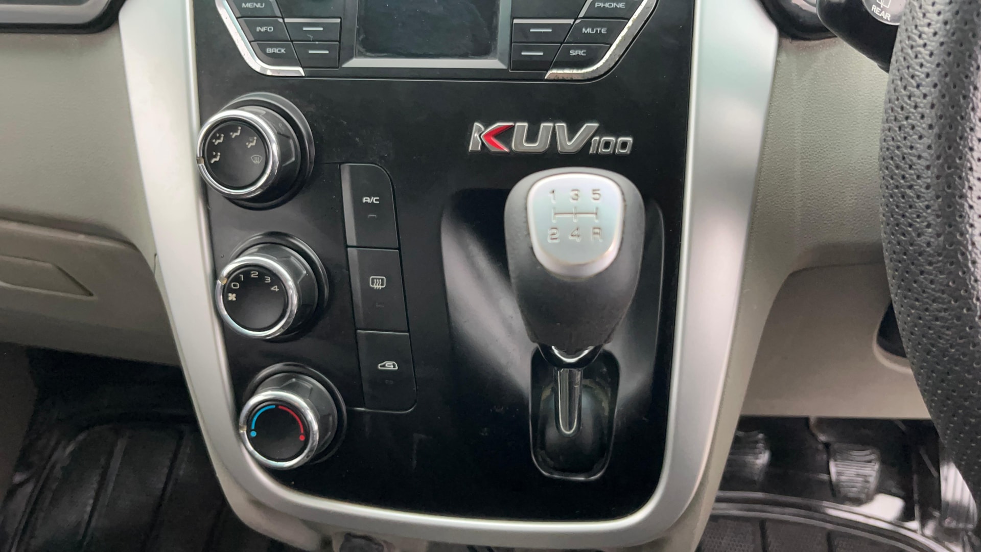 View 2016 Mahindra KUV100 K8 Petrol 5 Seater BS IV Image 40 Used 2016 Mahindra KUV100 K8 Petrol 5 Seater BS IV Image 40