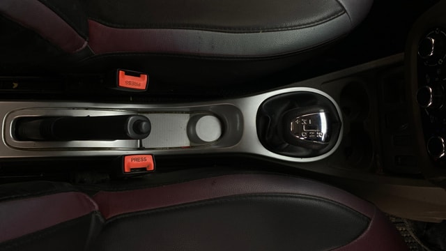 View Renault Duster Image 38 Used Renault Duster Image 38