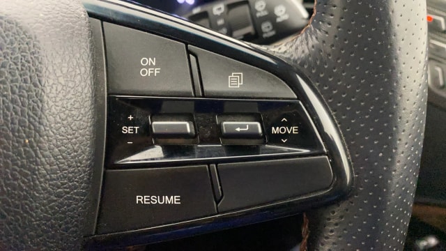 View Mahindra Alturas G4 Image 3 Used Mahindra Alturas G4 Image 3