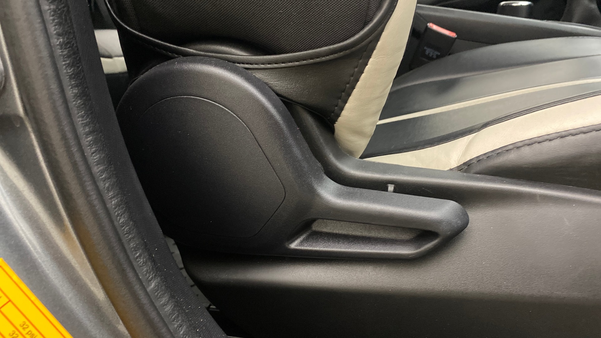 View 2024 Tata Nexon Revotron XE Image 18 Used 2024 Tata Nexon Revotron XE Image 18