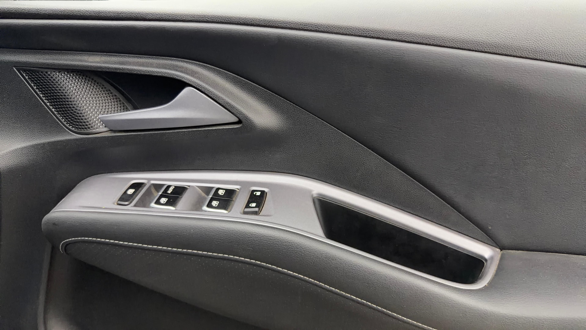 View 2024 MG Hector Plus Sharp Pro 7 Seater Diesel Image 41 Used 2024 MG Hector Plus Sharp Pro 7 Seater Diesel Image 41