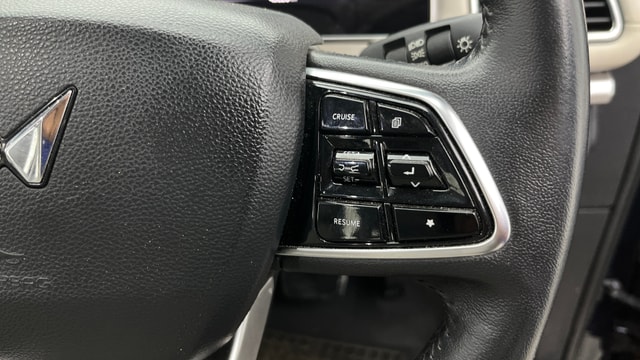 View Mahindra XUV700 Image 3 Used Mahindra XUV700 Image 3