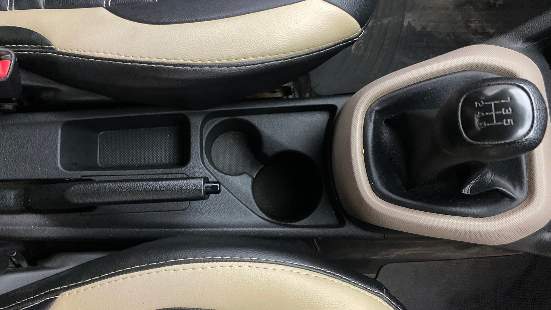 View 2019 Hyundai Grand i10 Magna 1.2 Kappa VTVT Image 38 Used 2019 Hyundai Grand i10 Magna 1.2 Kappa VTVT Image 38