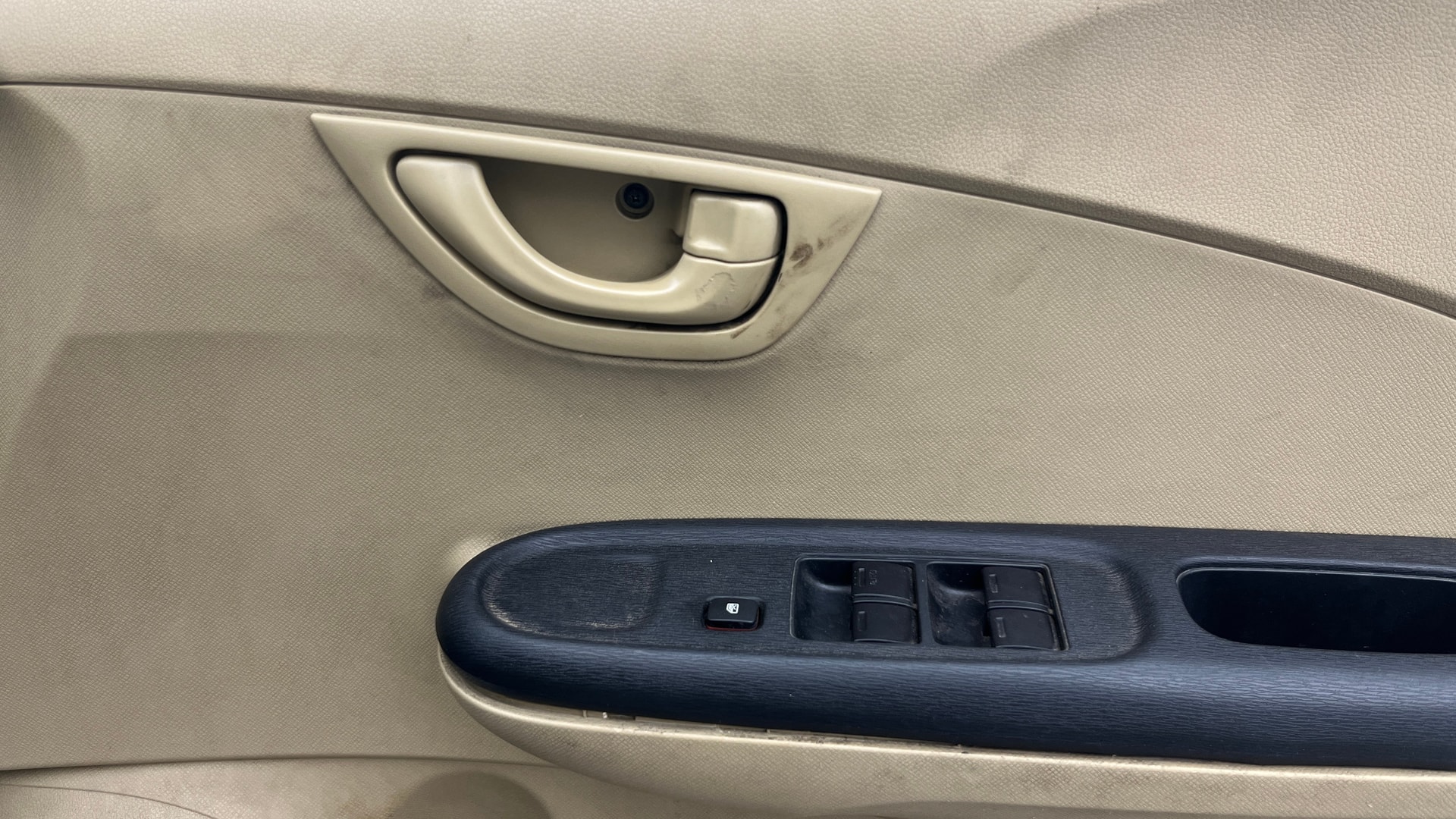 View 2014 Honda Amaze E MT Petrol BS IV Image 32 Used 2014 Honda Amaze E MT Petrol BS IV Image 32