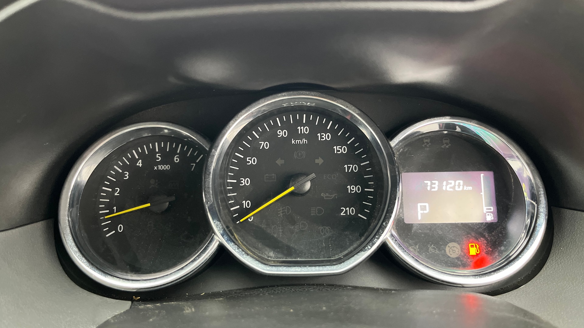 View 2018 Renault Duster Petrol RxS CVT Petrol Image 34 Used 2018 Renault Duster Petrol RxS CVT Petrol Image 34