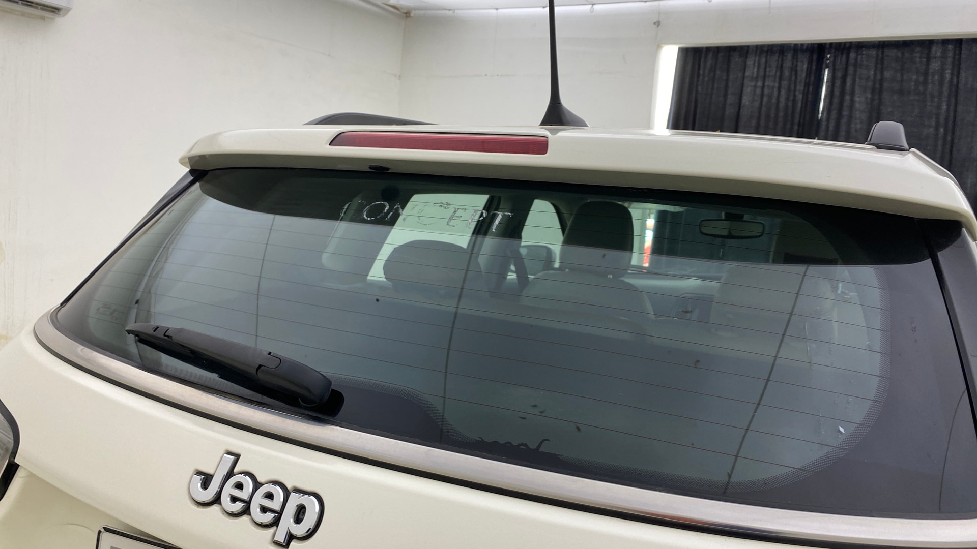 View 2019 Jeep Compass Limited 1.4 Multi AIR Petrol DDCT AT BS IV Image 43 Used 2019 Jeep Compass Limited 1.4 Multi AIR Petrol DDCT AT BS IV Image 43
