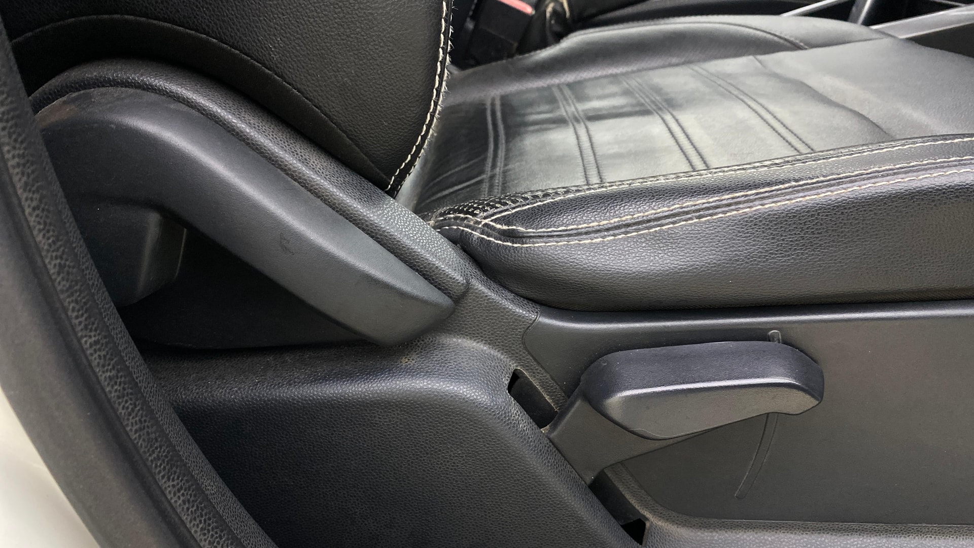 View 2019 Ford EcoSport 1.5 TDCi Diesel Ambiente BS IV Image 11 Used 2019 Ford EcoSport 1.5 TDCi Diesel Ambiente BS IV Image 11