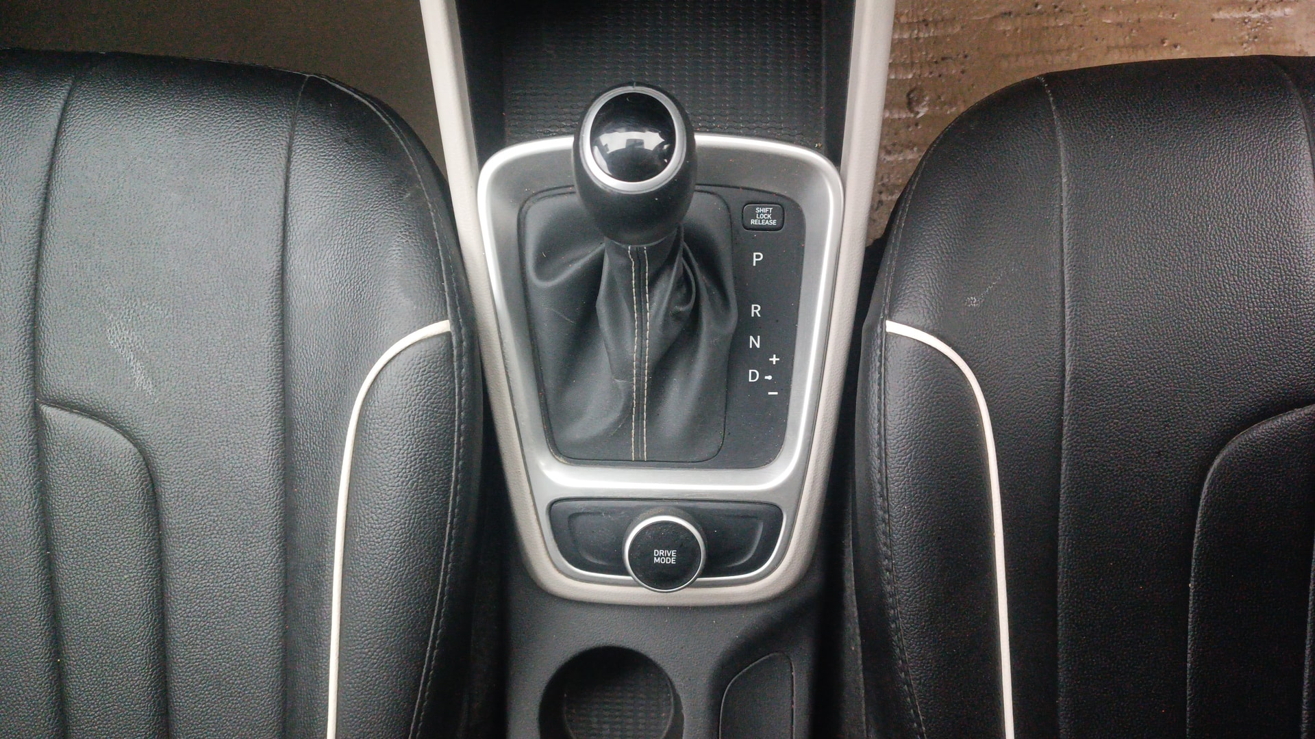 View 2024 Hyundai Venue S (O) 1.0 Turbo Petrol DCT Image 39 Used 2024 Hyundai Venue S (O) 1.0 Turbo Petrol DCT Image 39