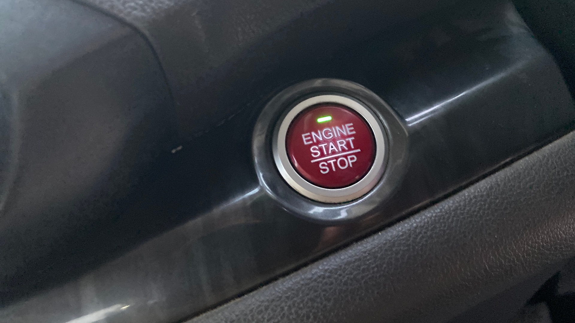 View 2018 Honda CR-V 2.0L AT Petrol Image 35 Used 2018 Honda CR-V 2.0L AT Petrol Image 35
