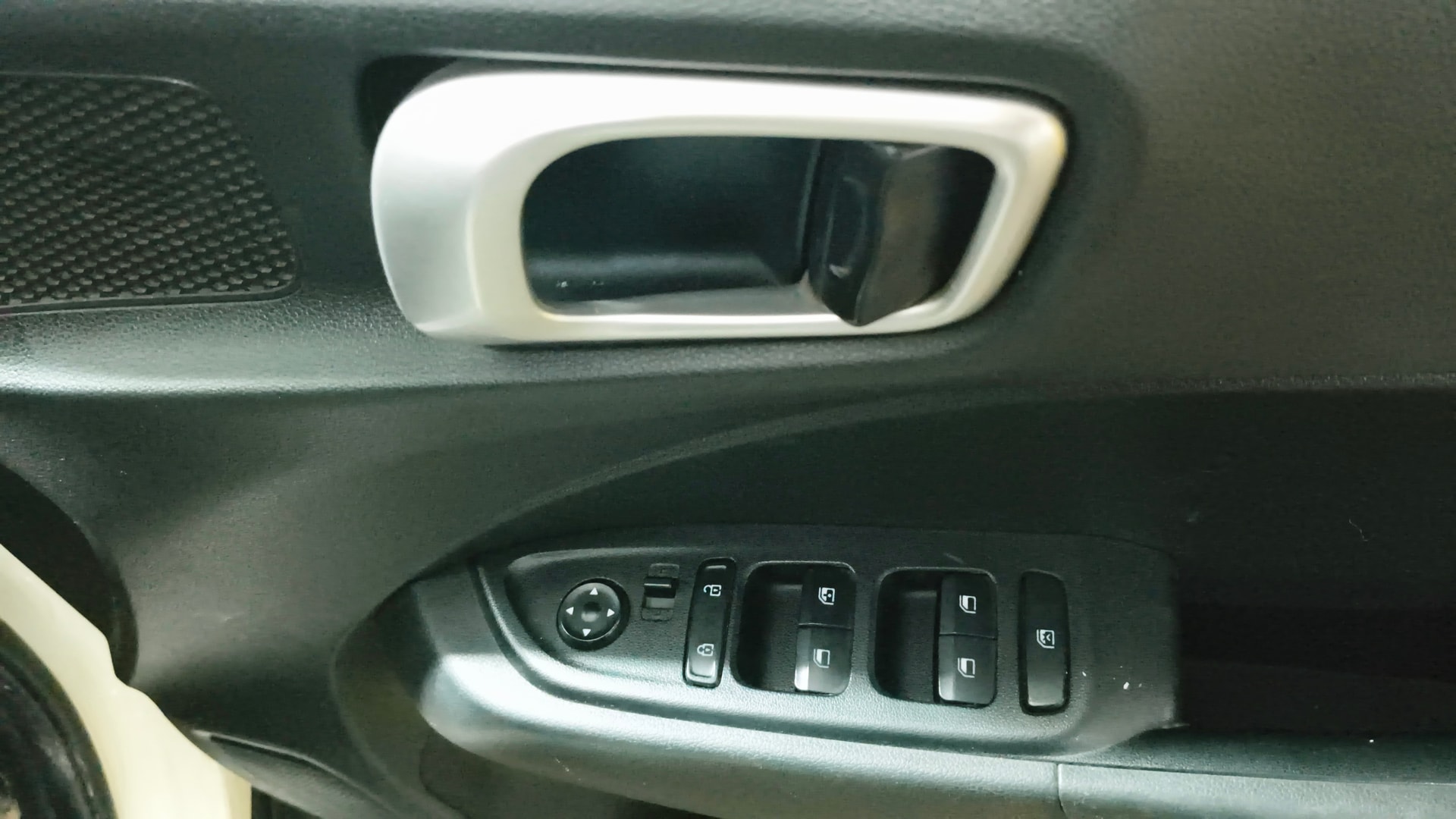 View 2019 Hyundai Venue E 1.2 Petrol BS IV Image 33 Used 2019 Hyundai Venue E 1.2 Petrol BS IV Image 33