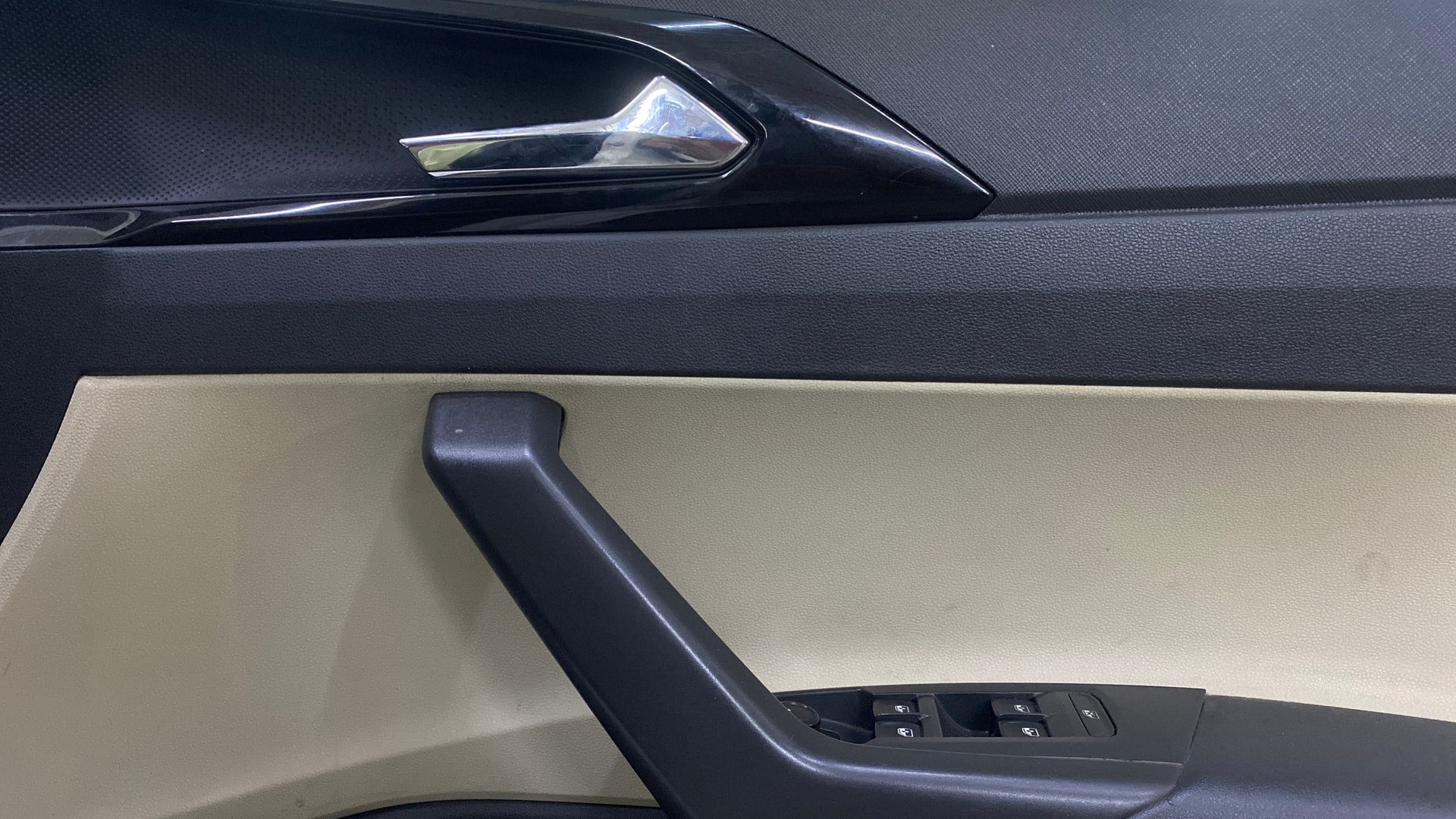 View 2022 Skoda Slavia Style 1.0 TSI AT Image 38 Used 2022 Skoda Slavia Style 1.0 TSI AT Image 38