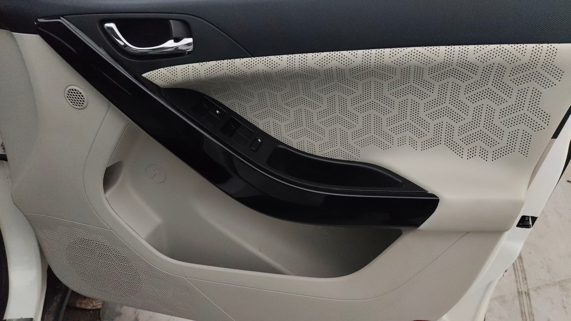 View 2022 Tata Nexon Revotron XE Image 40 Used 2022 Tata Nexon Revotron XE Image 40