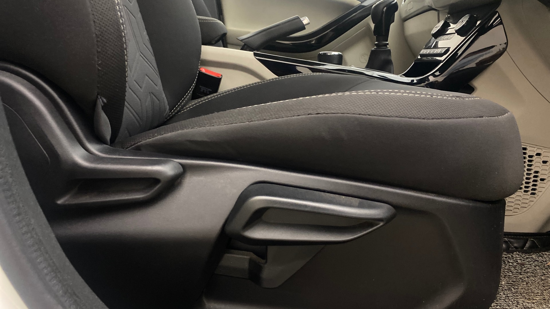 View 2023 Tata Nexon Revotron XE Image 19 Used 2023 Tata Nexon Revotron XE Image 19