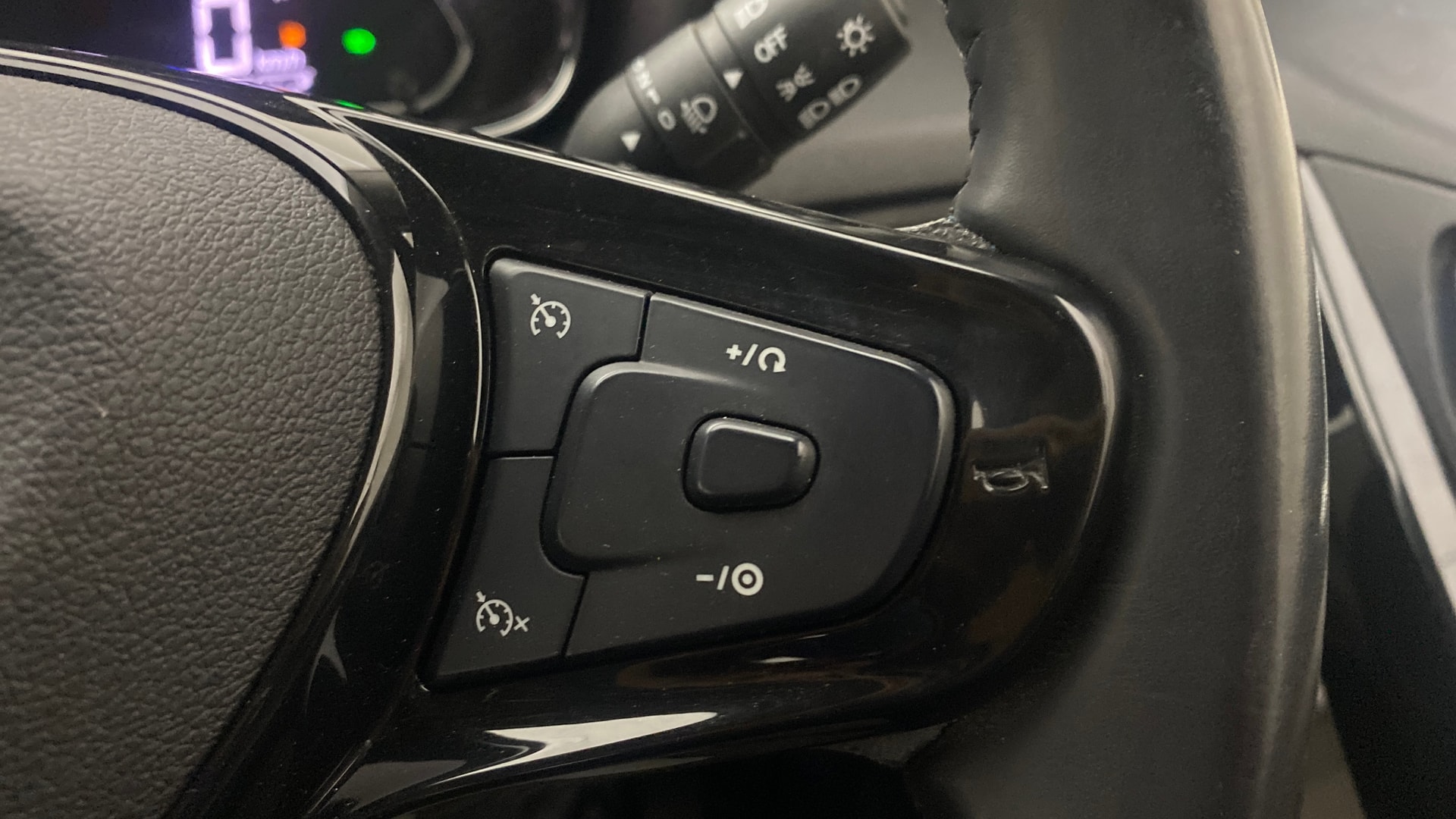 View 2023 Tata Nexon Revotron XE Image 3 Used 2023 Tata Nexon Revotron XE Image 3