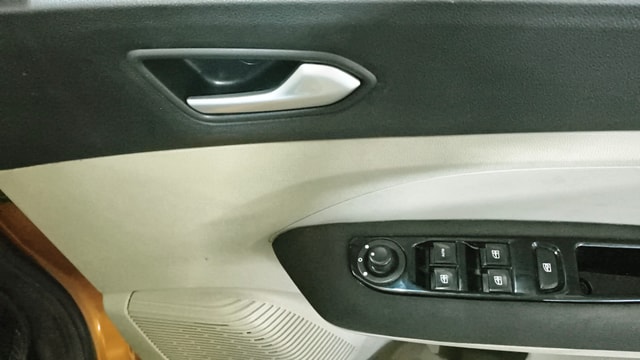 View Renault Triber Image 34 Used Renault Triber Image 34