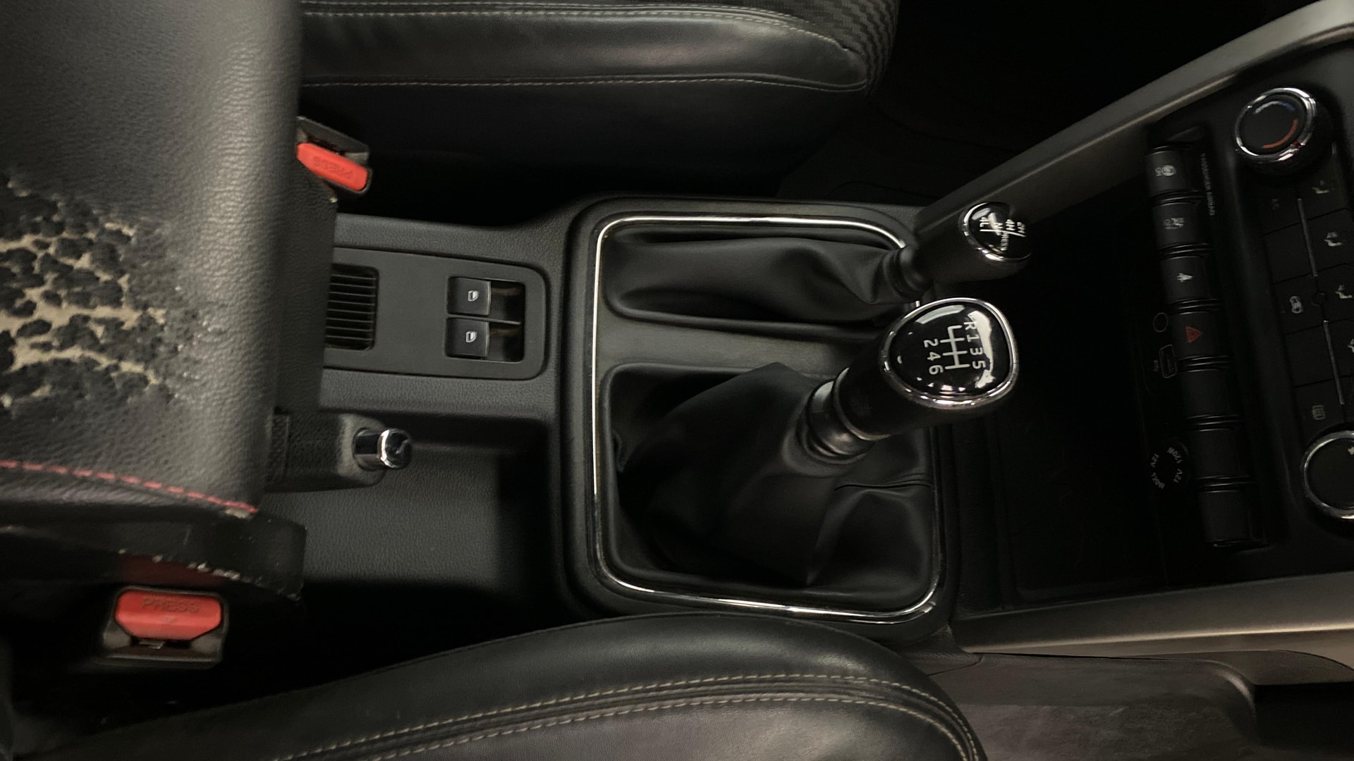 View 2022 Mahindra Thar AX Standard Manual Soft Top 6 Seater Image 40 Used 2022 Mahindra Thar AX Standard Manual Soft Top 6 Seater Image 40
