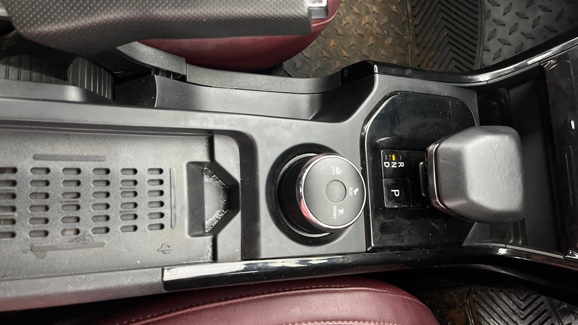 View 2025 Tata Curvv Smart 1.2 Revotron Petrol 6MT Image 41 Used 2025 Tata Curvv Smart 1.2 Revotron Petrol 6MT Image 41