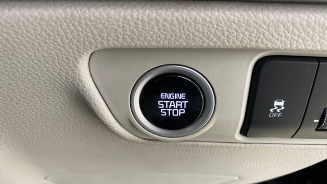 View Kia Carens Image 35 Used Kia Carens Image 35