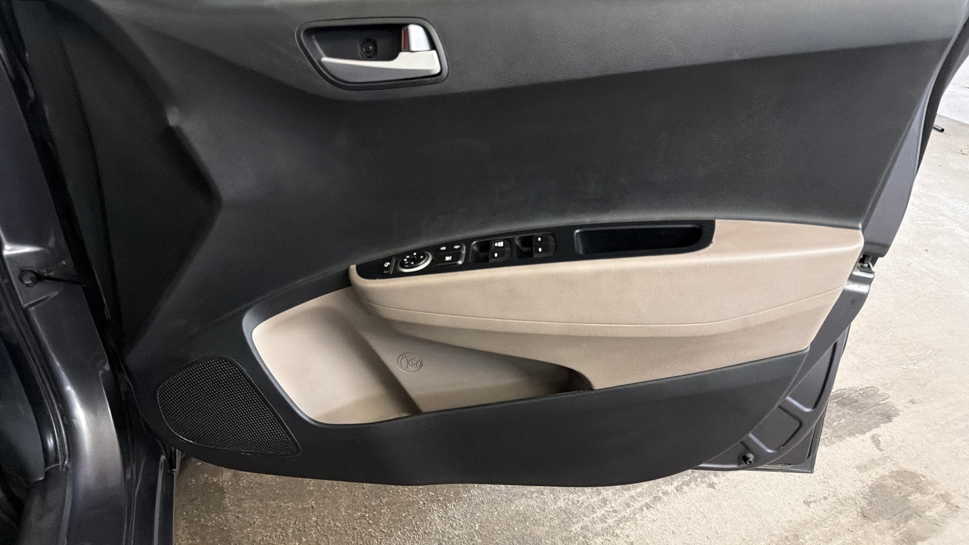 View 2019 Hyundai Grand i10 Sportz 1.2 Kappa Image 33 Used 2019 Hyundai Grand i10 Sportz 1.2 Kappa Image 33