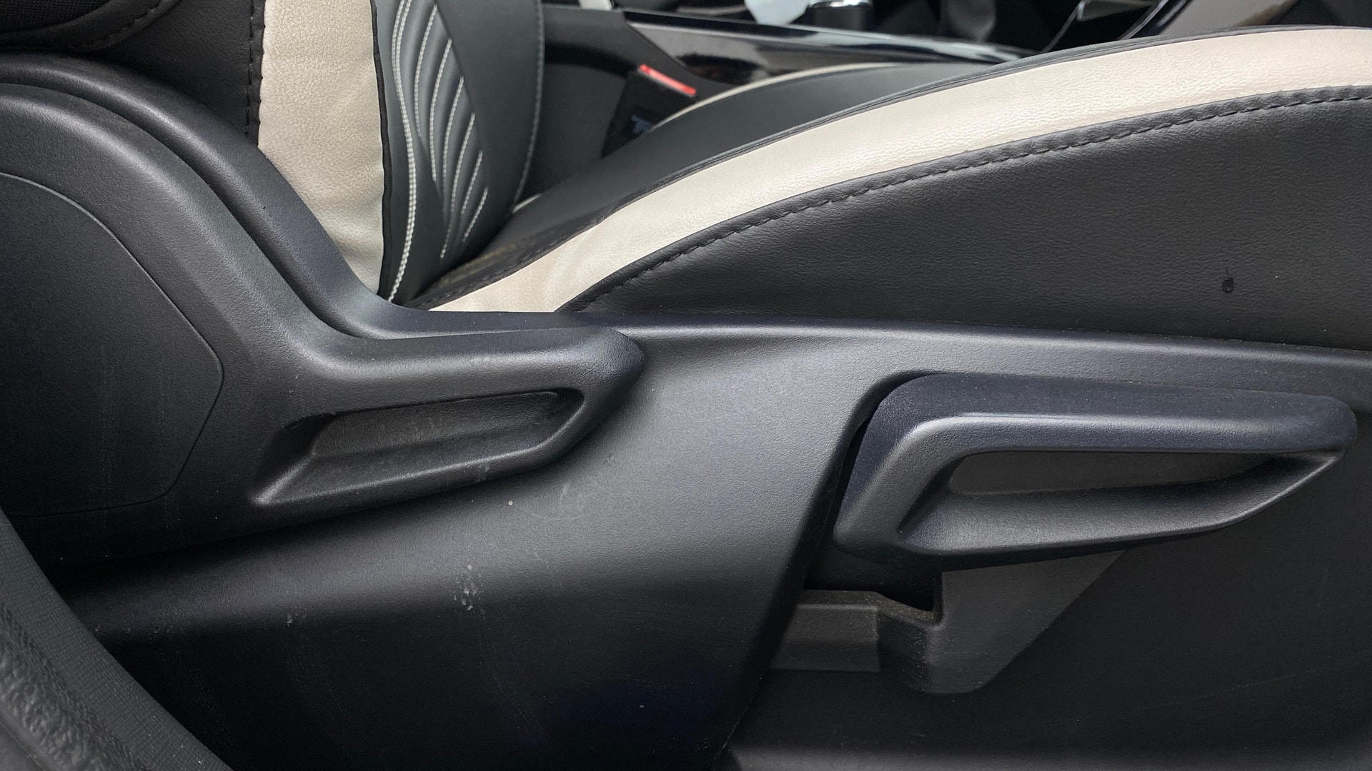 View 2025 Tata Nexon Revotron XE Image 18 Used 2025 Tata Nexon Revotron XE Image 18