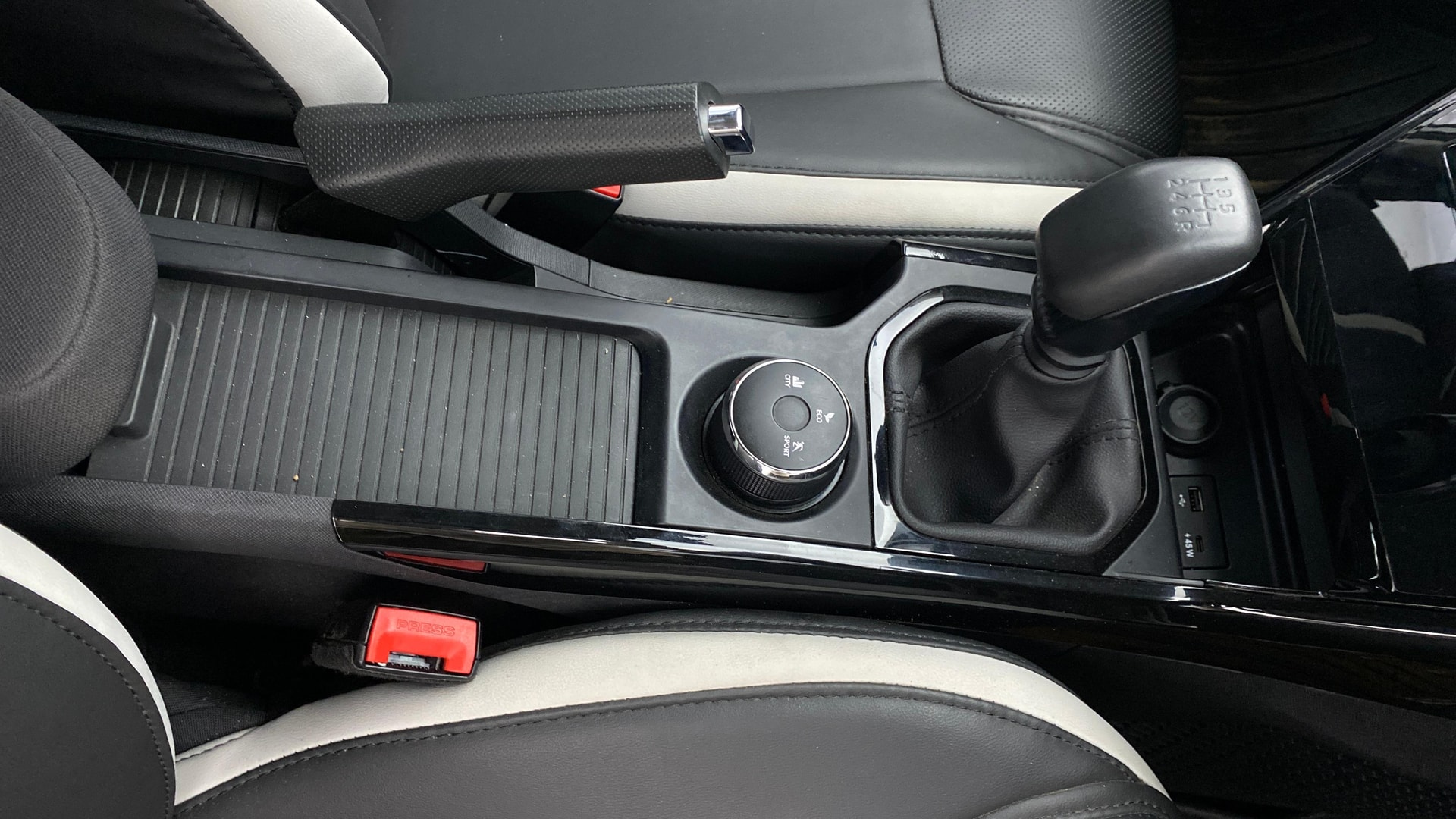 View 2025 Tata Nexon Revotron XE Image 39 Used 2025 Tata Nexon Revotron XE Image 39