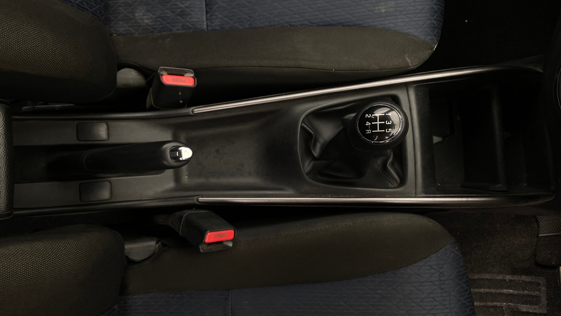 View 2019 Maruti Suzuki 1000 Base Variant Image 38 Used 2019 Maruti Suzuki 1000 Base Variant Image 38