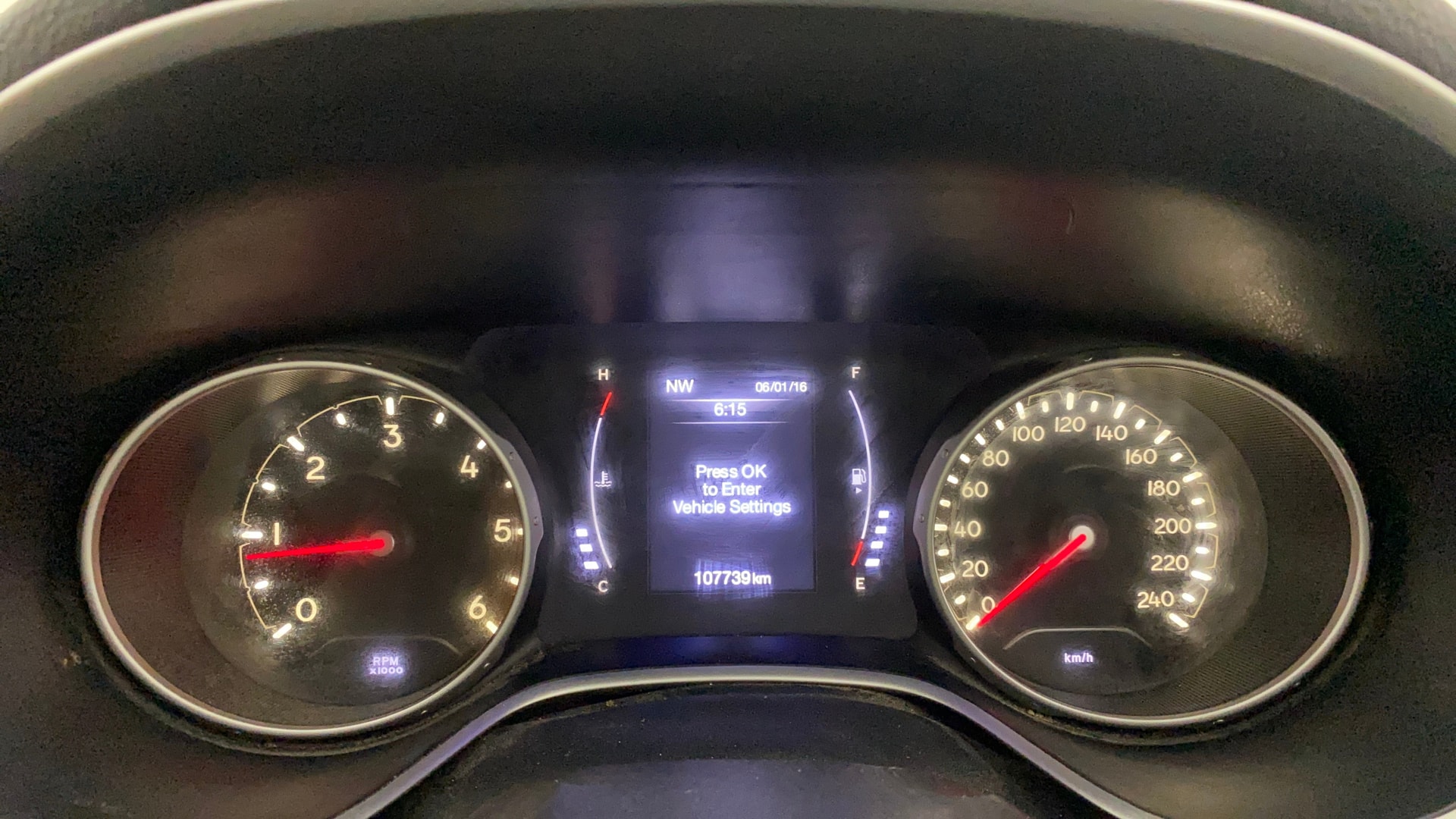 View 2017 Jeep Compass Longitude (O) 2.0 Diesel MT Image 34 Used 2017 Jeep Compass Longitude (O) 2.0 Diesel MT Image 34