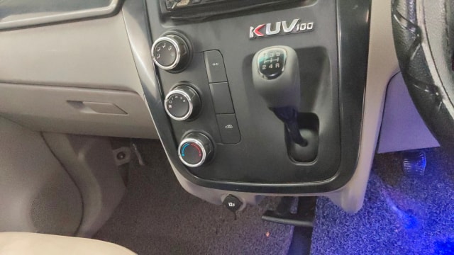 View Mahindra KUV100 Image 38 Used Mahindra KUV100 Image 38