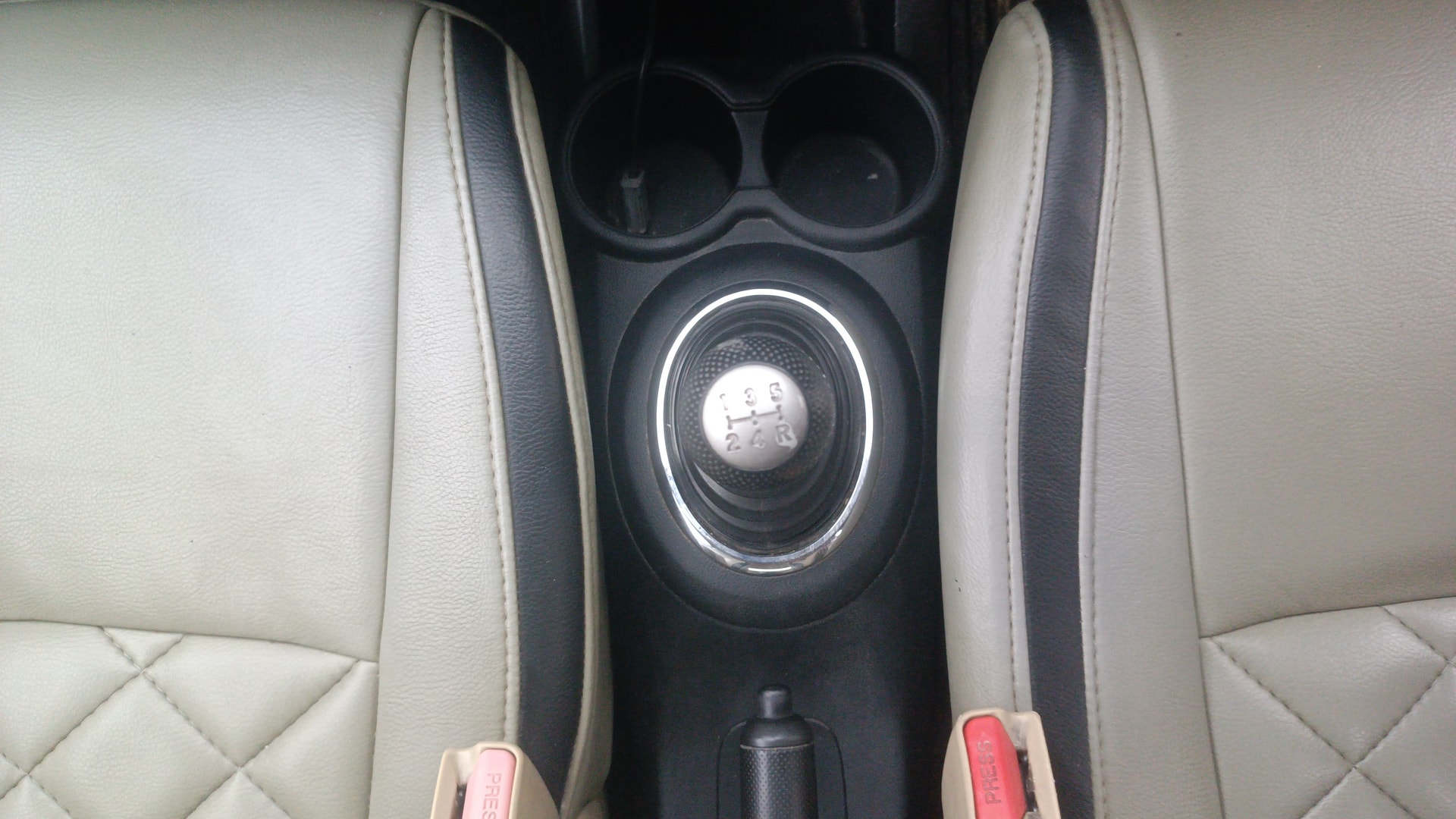 View 2015 Honda Amaze E MT Petrol BS IV Image 37 Used 2015 Honda Amaze E MT Petrol BS IV Image 37
