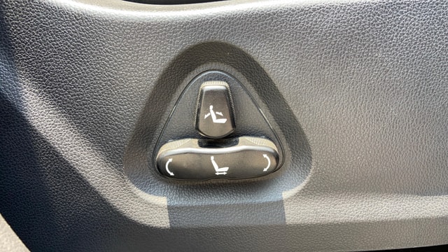 View Mahindra Alturas G4 Image 12 Used Mahindra Alturas G4 Image 12